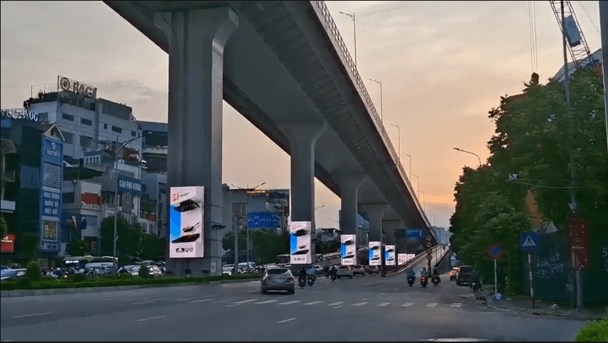 Trụ LED Hawonkoo trên tuyến Vành đai 2 trên cao, Hà Nội
